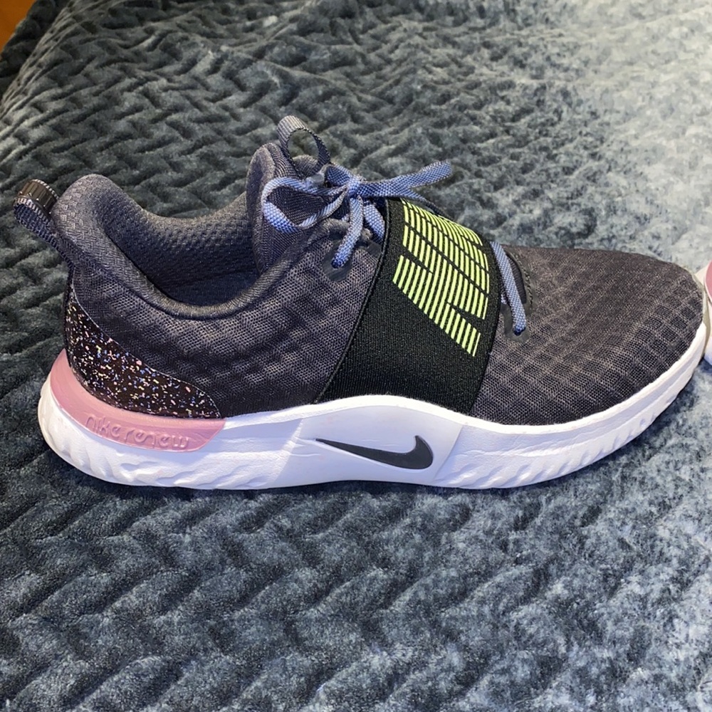 NIKE RENEW